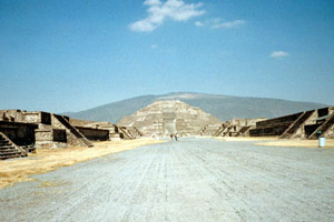 15-12-95 - Pirámide la Luna