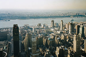 07.09.2002 - Hudson River und Wolkenkratzer vom Empire State Building aus gesehen