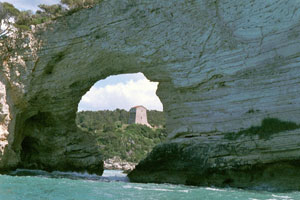 01.06.2002 - Grottenfahrt mit einem Schiff im Gargano