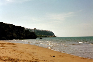 29-10-02 - "Personal" beach at/with vista to Peschici