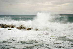 01.11.2003 - Hoher Wellengang am Mittelmeer im Cilento