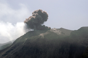 24-07-07 - Island Stromboli with volcano Stromboli: small eruption - it is active
