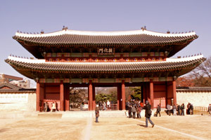 21-11-09 - Entry of  the Chang Deok Gung Palace
