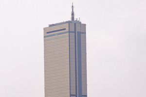 15.08.2010 - Wolkenkratzer gesehen vom Hangang Park (Ichon Riverside Park)