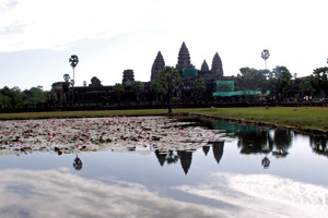 18.12.2009 - Angkor Wat Tempel - Spiegelbild im Wasser