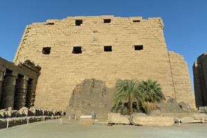 15-02-13 - Outside walls of Karnak Temple