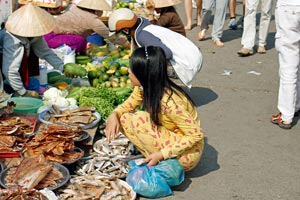 11-03-15 - Cai Be: Beautiful Vietnamese girl at the market