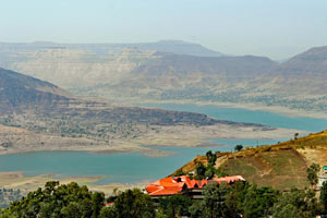 13-03-16 - Panchgani - Table Top Point, second-largest plateau in Asia