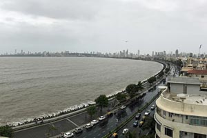 26-07-17 - Vista to sea and Marine Drive from InterContinental Coloba