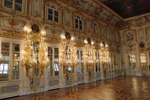 05-10-19 - In Palace Peterhof outside of Saint Petersburg