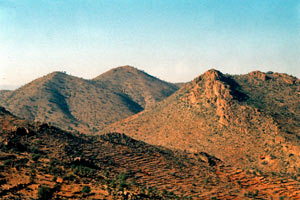 19.11.1998 - Auf dem Weg nach Tafraoute - Eindrucksvolle Landschaft des Anti-Atlas 