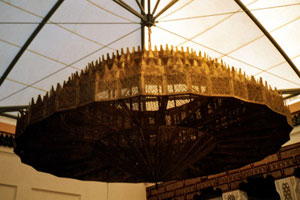 21.11.1998 - Mächtiger Kronleuchter in Marrakech