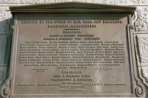 05.10.2002 - Ehrentafel an der Brooklyn-Bridge