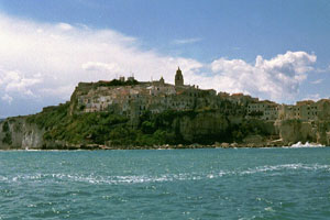 01.06.2002 - Grottenfahrt mit einem Schiff im Gargano
