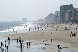 14.04.2006 - Blick vom Pier auf den Strand von Myrtle Beach