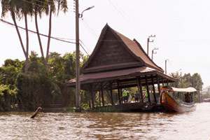 12.12.2009 - Impressionen des Kanallebens (Achtung: schräges Haus beachten!)