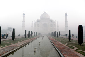 18.12.2011 - Taj Mahal im Nebel
