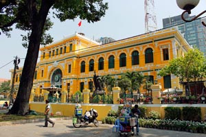 12.03.2015 - Hauptpostamt aus der Kolonialzeit