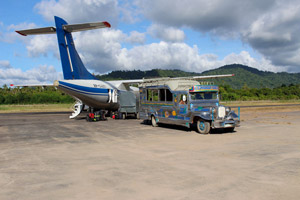 15.01.2016 - Jeepney als Flughafenfahrzeug