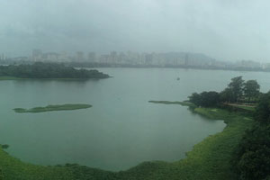 20.07.2017 - Blick auf den Lake Powai vom Renaissance im Monsun