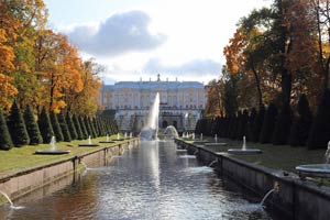05.10.2019 - Sonnenschein auf der Insel Peterhof etwas ausserhalb von Sankt Petersburg