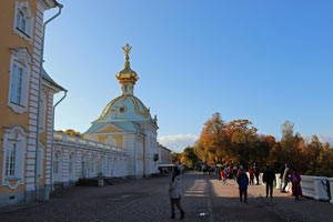 05.10.2019 - Sonnenschein auf der Insel Peterhof etwas ausserhalb von Sankt Petersburg