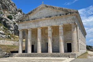 13.06.2022 - Ein Tempel auf der <<Neuen Venezianische Festung>> in Kerkira