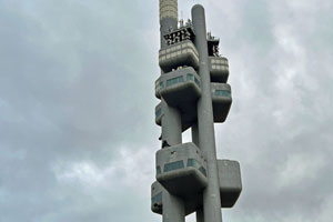 02.08.2024 - Fernsehturm in Prag, ich mag ihn trotz seiner Unförmigkeit