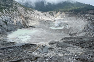 23.12.2025 - Tangkuban Parahu - einer von über 100 aktiven Vulkanen